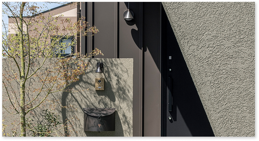 コンパクトでも豊かに暮らすガレージのある平屋