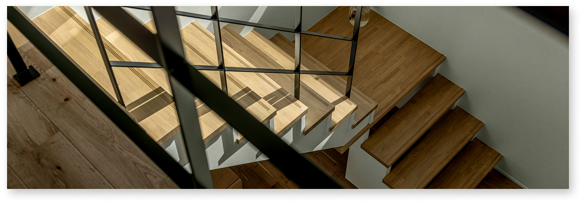 ｜稲沢市｜空へひらく階段窓のWBの家